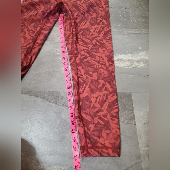 Lululemon Wunder Under High-Rise Crop Tight. 24". Luxtreme. Orange-red. Size 12. - Picture 7 of 12